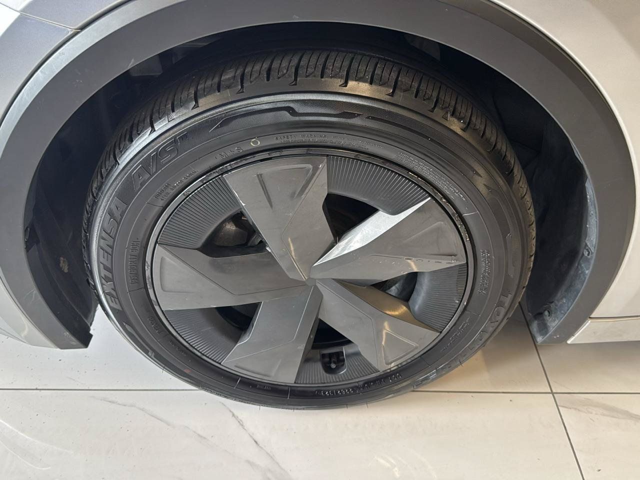 Used 2024 Toyota Prius LE FWD image 32