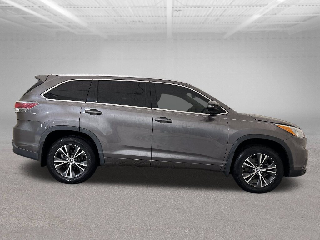 Used 2016 Toyota Highlander XLE AWD/4WD image 7
