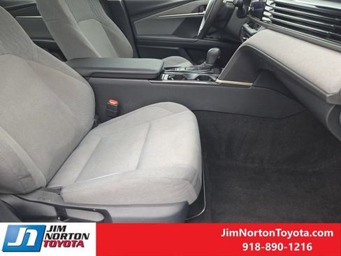 Used 2025 Toyota Camry LE FWD image 15