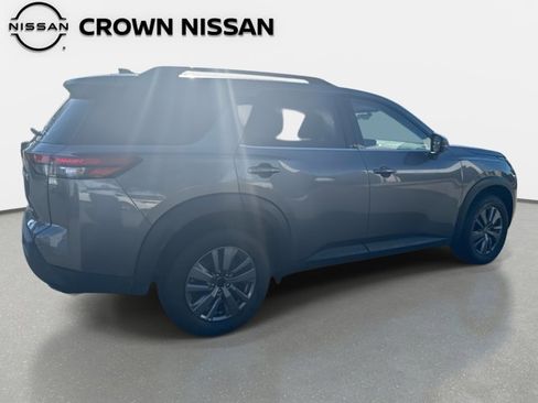 Certified 2024 Nissan Pathfinder SV image 7