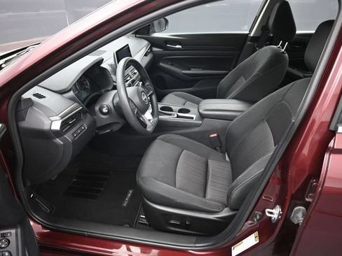 Used 2025 Nissan Altima 2.5 SV FWD image 26