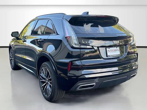 Used 2024 Cadillac XT4 Sport w/ Cold Weather Package AWD/4WD image 5