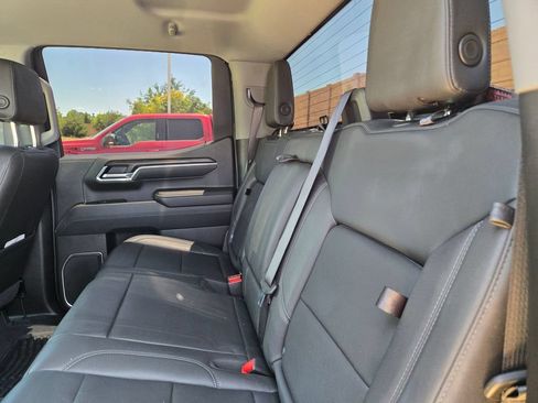 Used 2025 GMC Sierra 1500 SLT RWD image 12