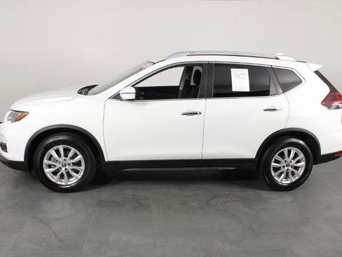 Certified 2020 Nissan Rogue SV FWD image 12