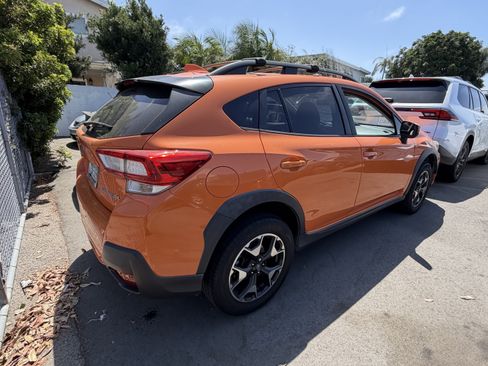 Used 2019 Subaru Crosstrek 2.0i Premium w/ Moonroof Package AWD/4WD image 3