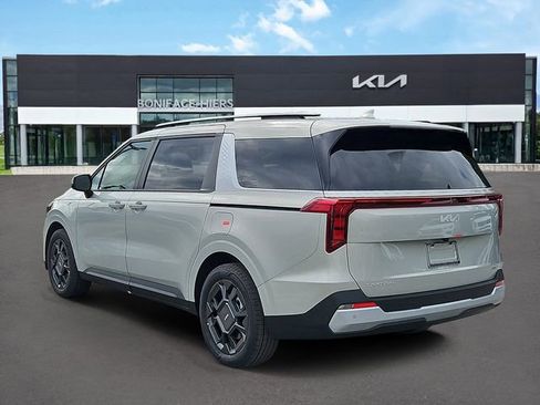 New 2026 Kia Carnival EX FWD image 3