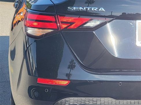 Used 2022 Nissan Sentra SV image 6