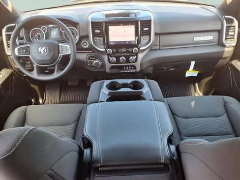 New 2026 RAM 1500 Big Horn AWD/4WD image 8