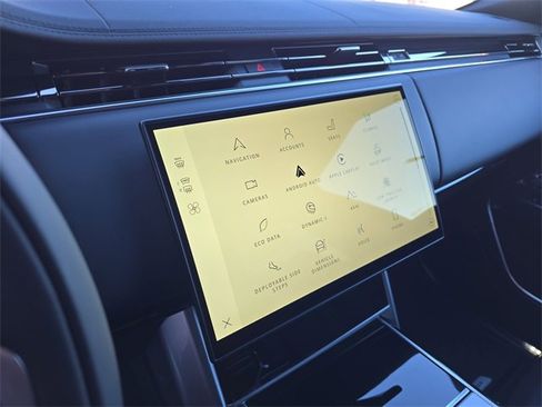 New 2026 Land Rover Range Rover Long Wheelbase SE image 14