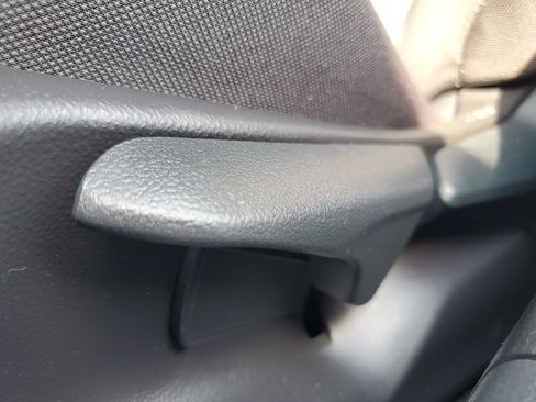 Certified 2025 Toyota Prius LE FWD image 18