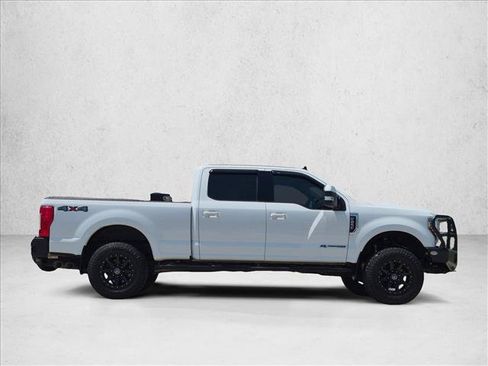 Used 2019 Ford F250 Lariat w/ Lariat Value Package AWD/4WD image 4