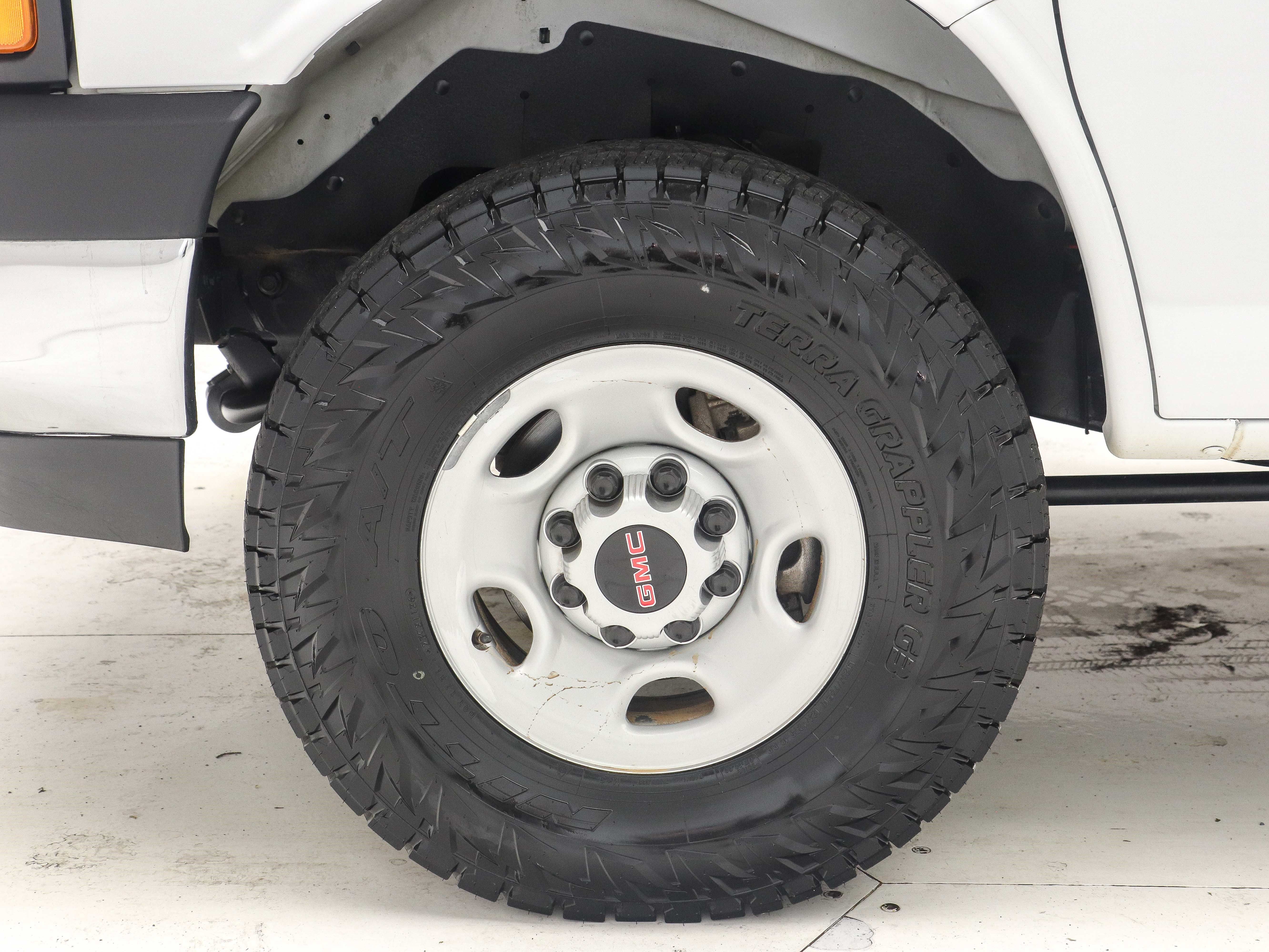 Used 2023 GMC Savana 3500 LS w/ Chrome Appearance Package RWD image 25