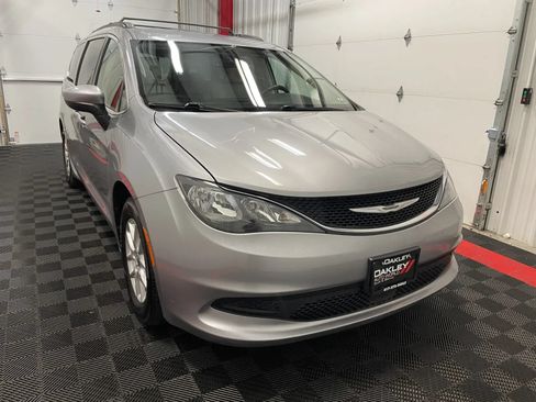 Used 2021 Chrysler Voyager Lxi FWD image 6