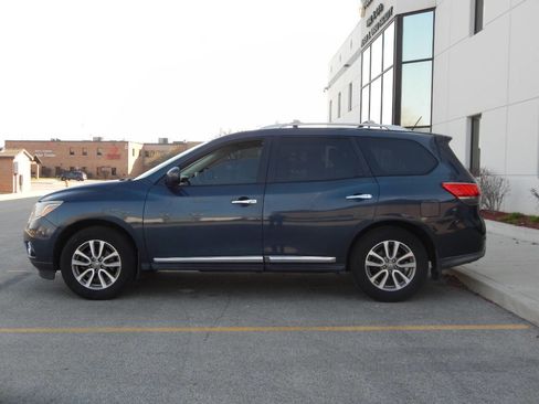 Used 2014 Nissan Pathfinder SL w/ SL Tech Package FWD image 12