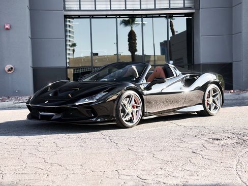 Used 2022 Ferrari F8 Tributo image 5