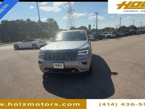 Used 2018 Jeep Grand Cherokee Overland AWD/4WD image 3