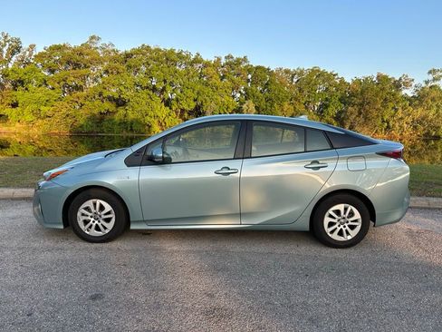 Used 2018 Toyota Prius One image 2