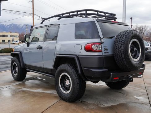Used 2013 Toyota FJ Cruiser 4WD w/ Trail Teams Special Edition image 6