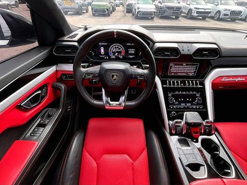 Used 2020 Lamborghini Urus image 19