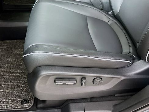 New 2026 Honda Odyssey Touring image 9