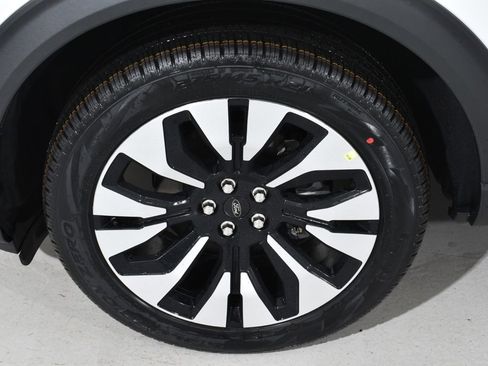 New 2026 Ford Explorer Platinum w/ LUX Leather Package image 25