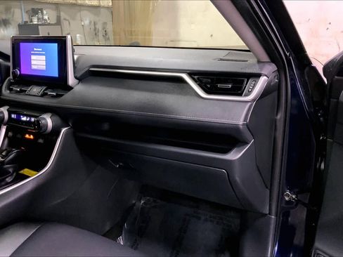 Used 2023 Toyota RAV4 XLE Premium image 19