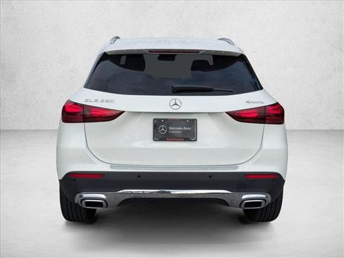 Used 2026 Mercedes-Benz GLA 250 4MATIC image 8
