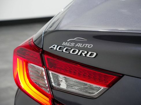 Used 2018 Honda Accord LX image 11