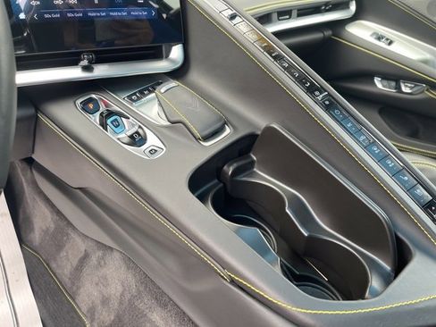 Used 2024 Chevrolet Corvette Stingray Premium Cpe w/ Z51 Performance Package image 17