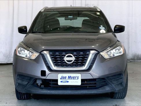 Used 2018 Nissan Kicks S FWD image 3