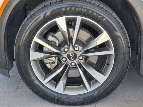 Used 2023 INFINITI QX60 Luxe w/ Performance Audio Package FWD image 9