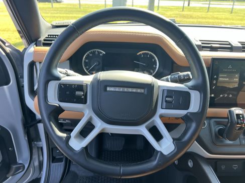 Certified 2023 Land Rover Defender 130 X-Dynamic SE AWD/4WD image 20