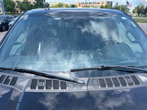 Used 2017 Ford F150 Platinum w/ Equipment Group 701A Luxury AWD/4WD image 10