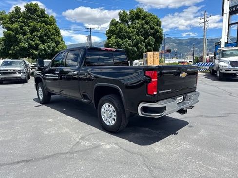 Used 2024 Chevrolet Silverado 2500 LTZ w/ LTZ Convenience Package AWD/4WD image 5