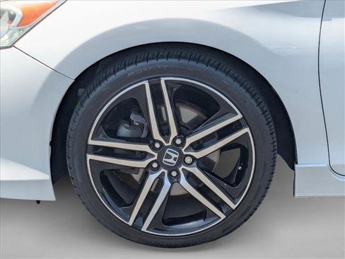 Used 2017 Honda Accord Sport image 23