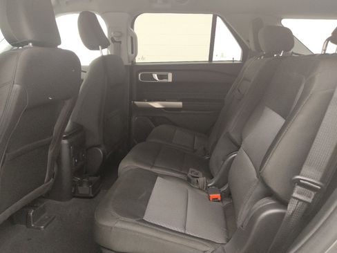 Used 2023 Ford Explorer XLT AWD/4WD image 18
