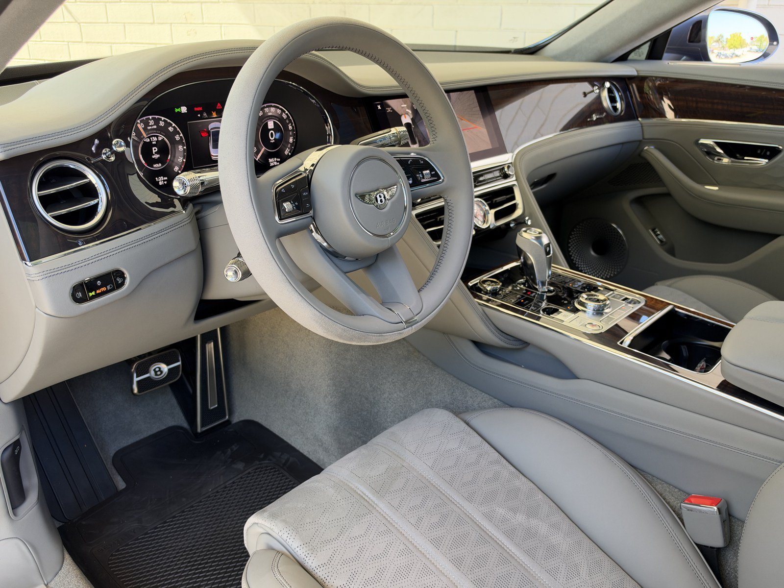 Certified 2025 Bentley Flying Spur Plug-In Hybrid AWD/4WD image 16