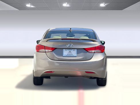 Used 2013 Hyundai Elantra GLS w/ Preferred Pkg FWD image 9