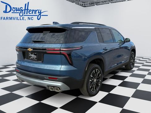 New 2026 Chevrolet Traverse LT w/ Sun and Wheel Package FWD image 5