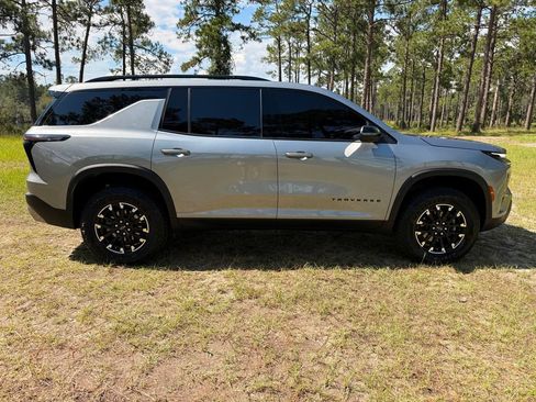 Used 2024 Chevrolet Traverse Z71 w/ LPO, Floor Liner Package AWD/4WD image 6