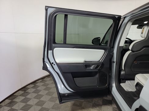 Used 2024 Rivian R1S Adventure AWD/4WD image 17