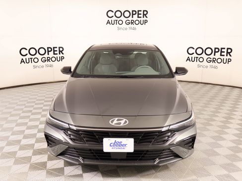 Certified 2026 Hyundai Elantra SEL Sport Premium w/ Cargo Package FWD image 9