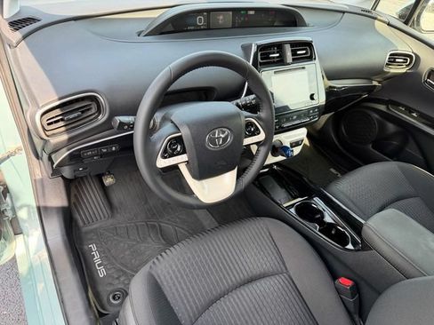 Certified 2018 Toyota Prius Three FWD image 13
