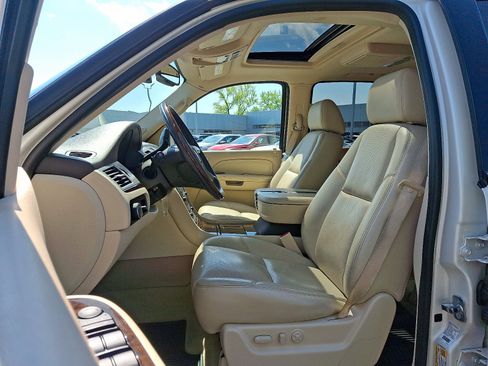 Used 2007 Cadillac Escalade AWD w/ Information Package image 15