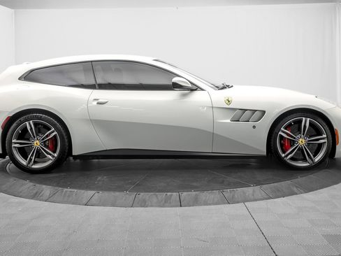 Used 2019 Ferrari GTC4Lusso AWD/4WD image 8