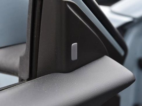 Used 2024 Nissan Sentra SV image 9