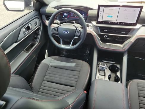 Certified 2025 Ford Explorer ST-Line w/ Premium Package RWD image 14