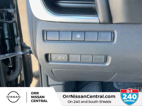 Used 2023 Nissan Rogue SV image 18