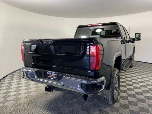 Used 2024 GMC Sierra 3500 SLT w/ SLT Convenience Package AWD/4WD image 3
