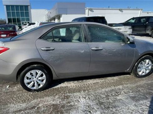 Used 2016 Toyota Corolla LE image 2